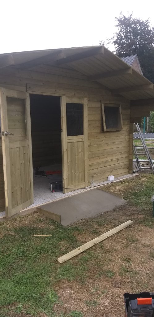 Montage chalet de jardin